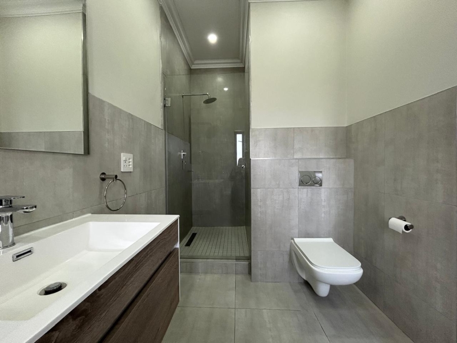 To Let 2 Bedroom Property for Rent in Royal Ascot Western Cape
